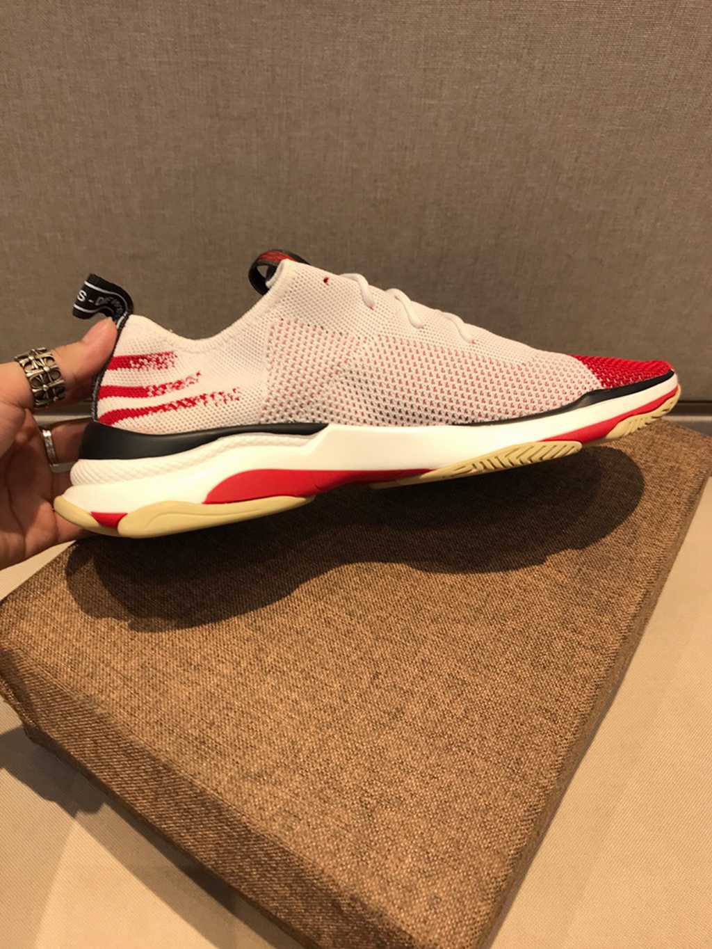 BLG  sneaker
